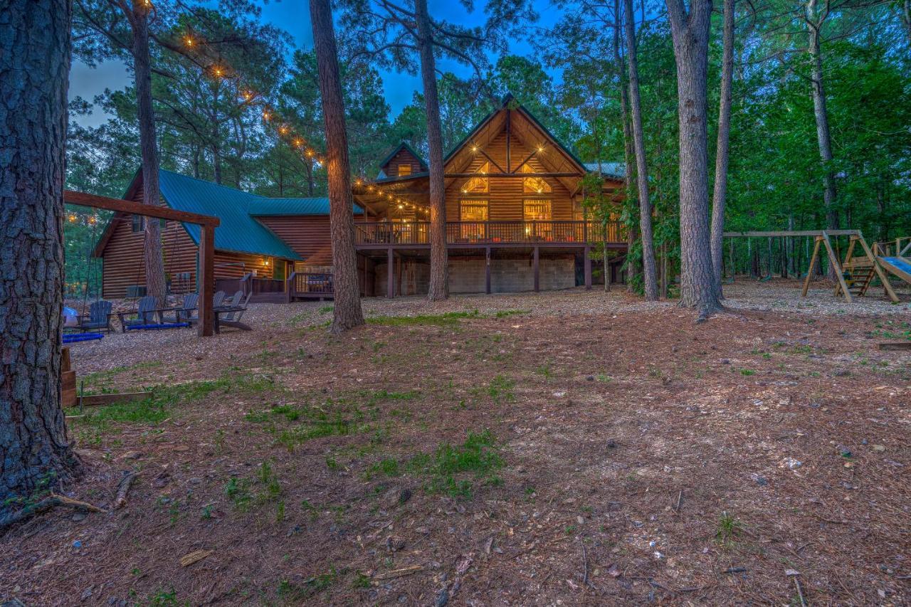 The Eastwood Spacious Retreat With 4 King En-Suites - Hot Tub - Pet-Friendly - Cozy Fire Pit - Prime Location - Multi-Family Broken Bow Eksteriør billede